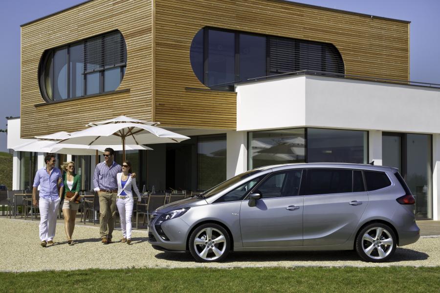  Opel Zafira Tourer 1.6 CDTi Ecotec 2013 года  (фото 17 из 46)